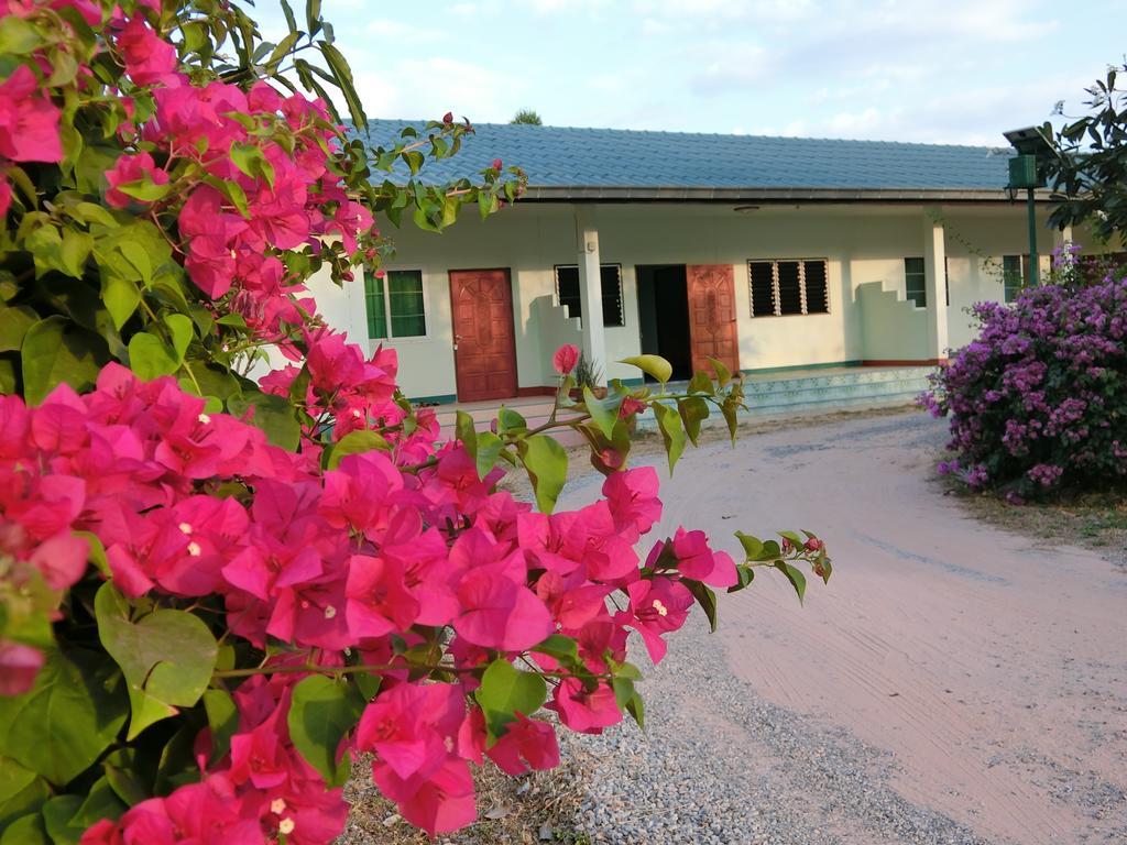 Eidi Homestay Nong Kung Si Exterior photo